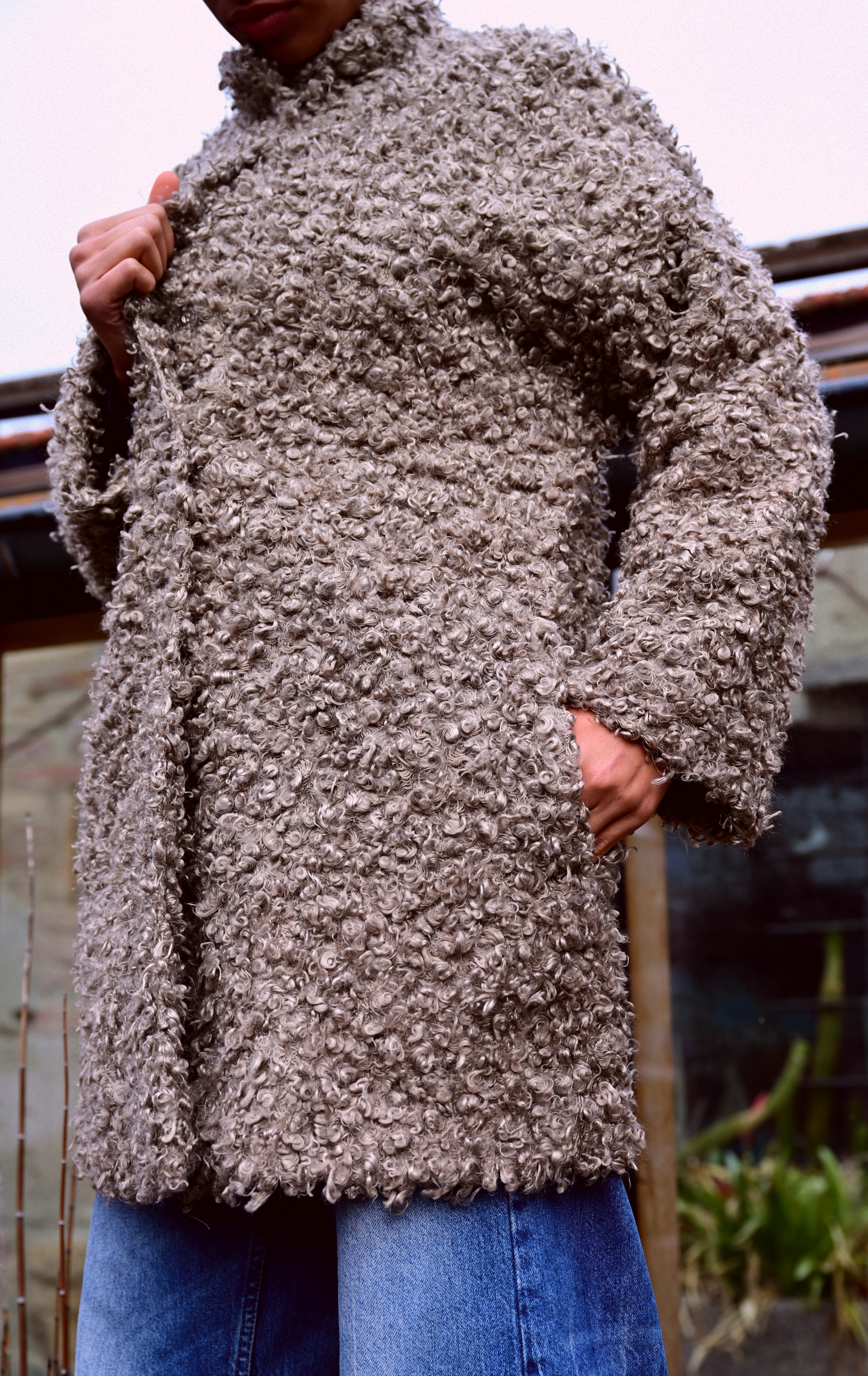 Mantel "Handgefertigter Kunstpelz Karakul" - Bild 5