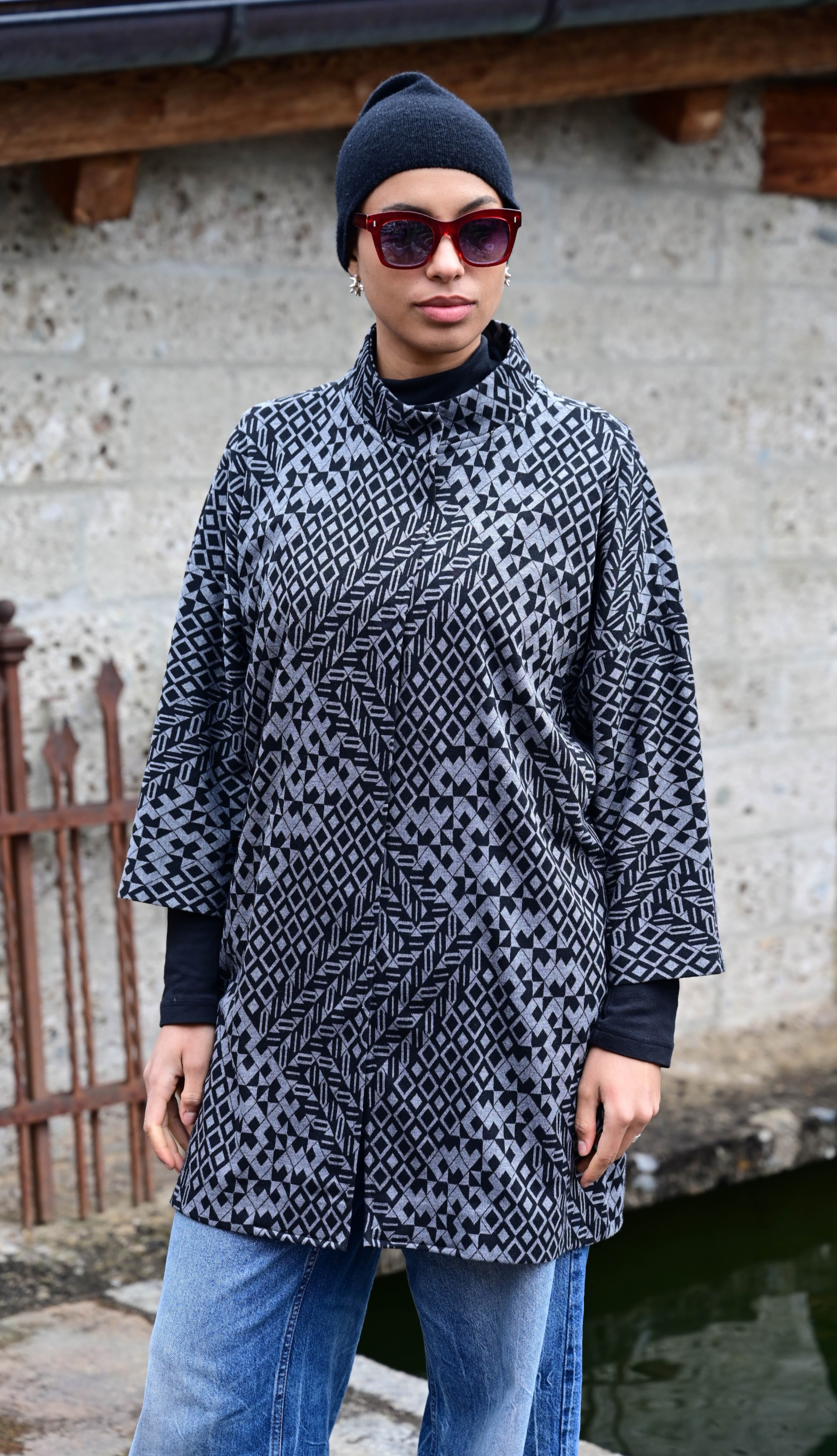 Mantel "Schwarztöne" N°1