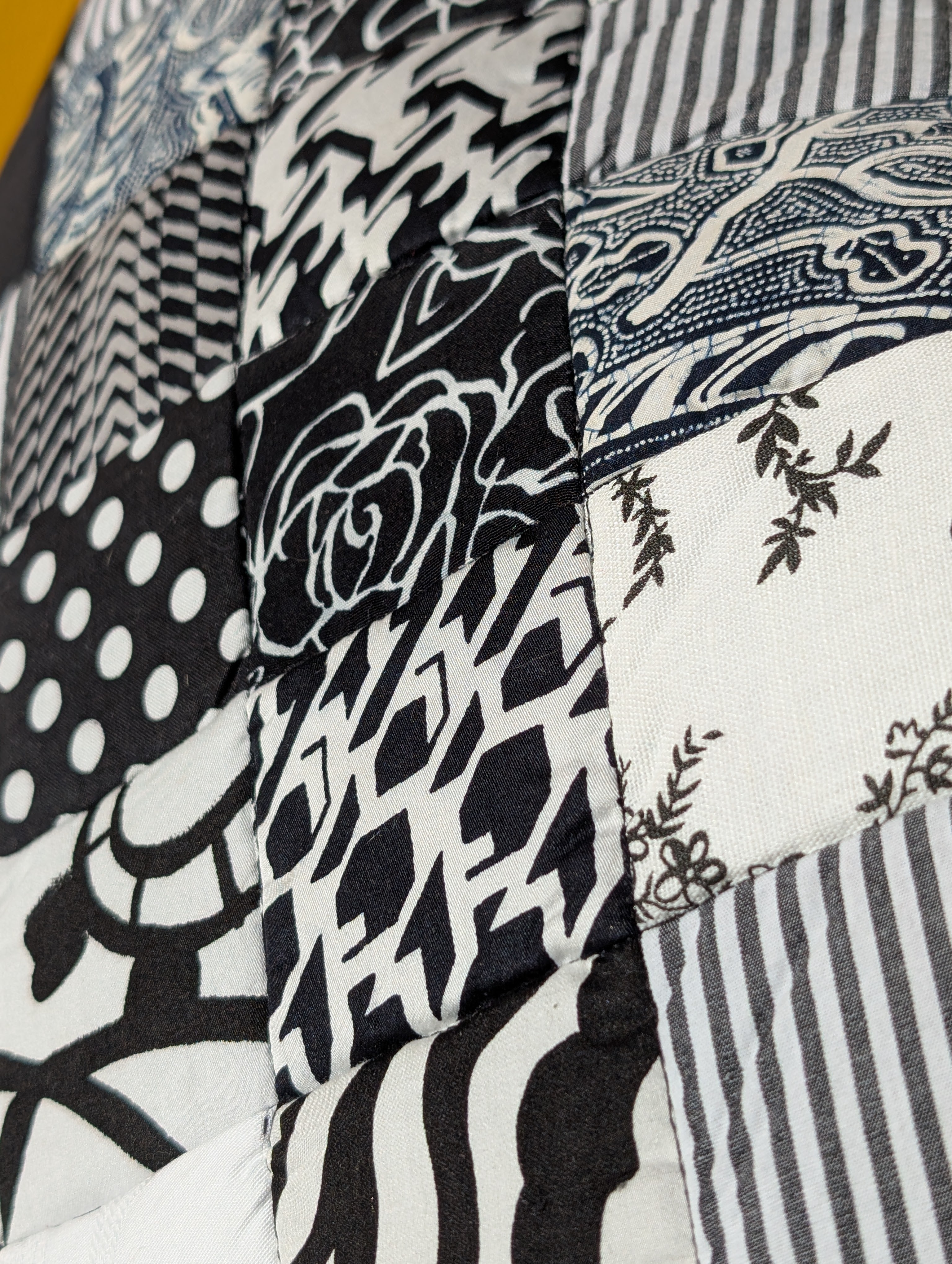 Kissen "Warum nicht Schwarz & Weiß" N°2 - Bild 3