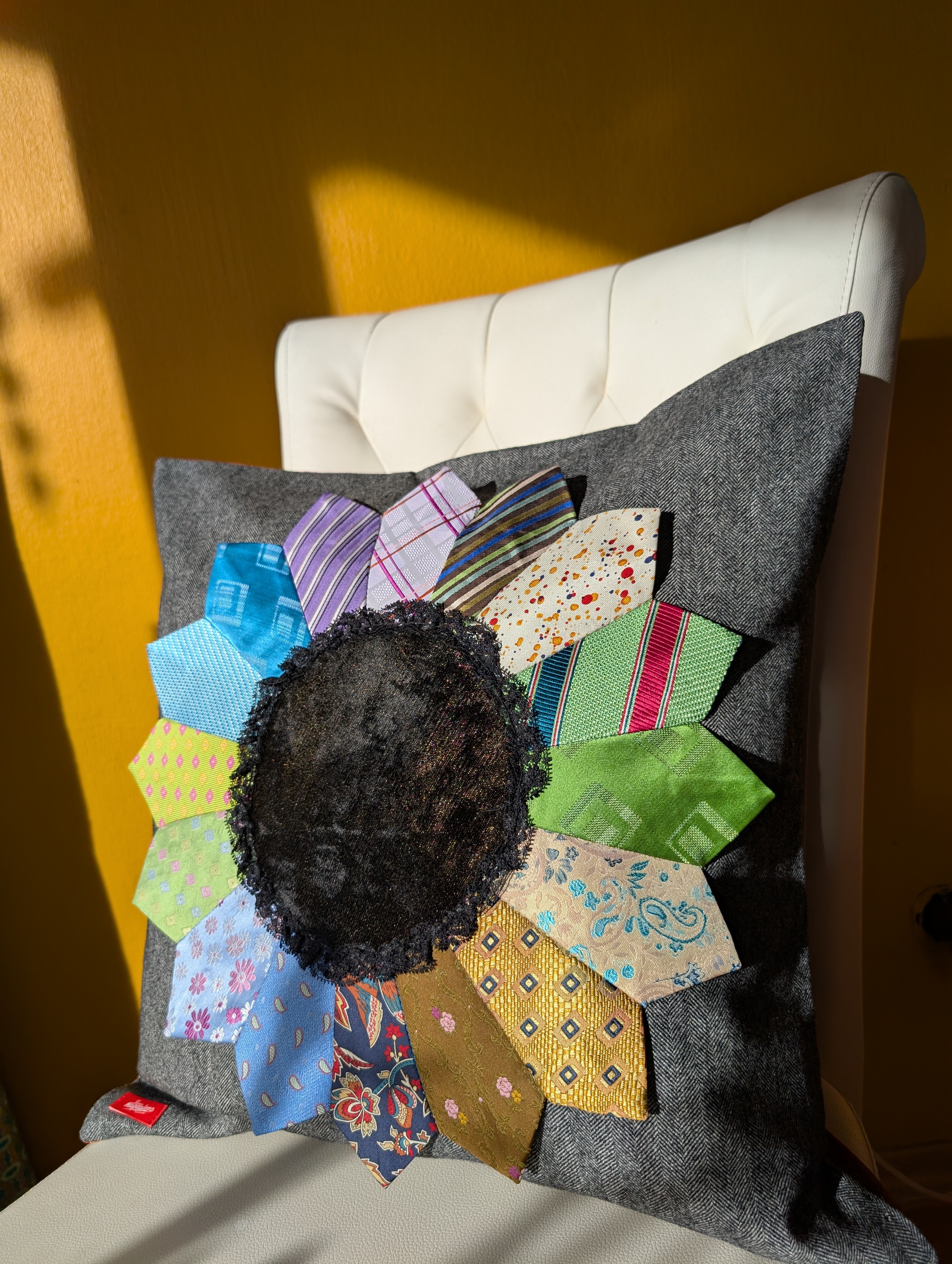 Kissen "Krawatten-Krawatten-Krawatten" N°1 - Bild 3